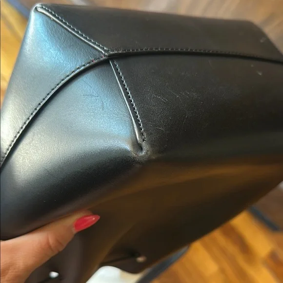 Mansur Gavriel Black Shoulder Bag Minimalist Design - Picture 8 of 9